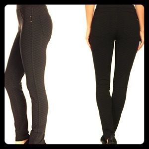 Sanctuary Casual Sz M Black Diamond Plaid